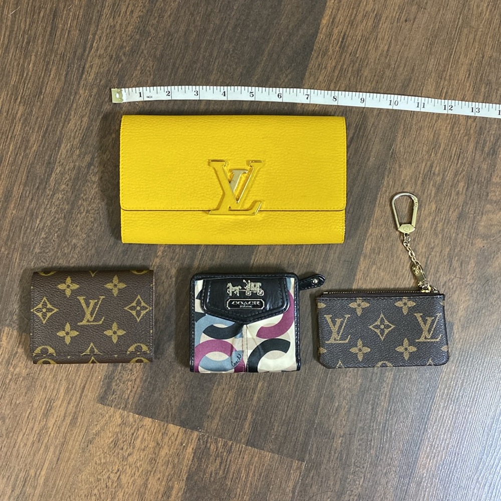 Wallets 4 Lots Bundle - Picture 3 of 16